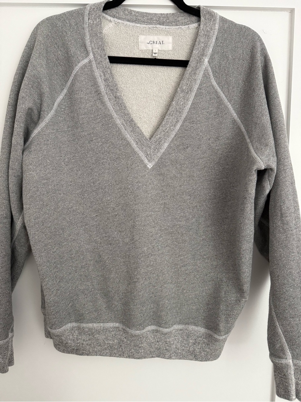 THE GREAT V-Neck Sweatshirt in Varsity Grey size 1 (s/m) NWOT